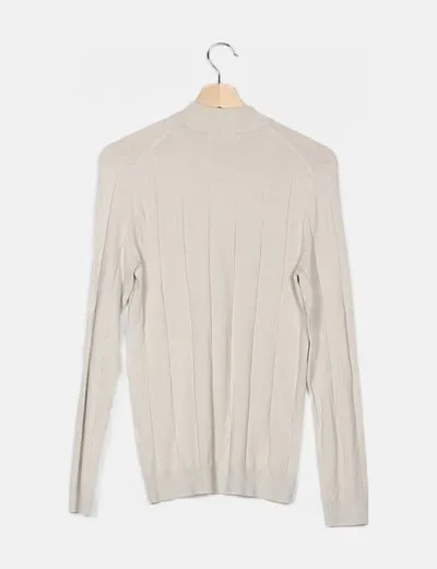 Bershka Suéter beige cuello alto