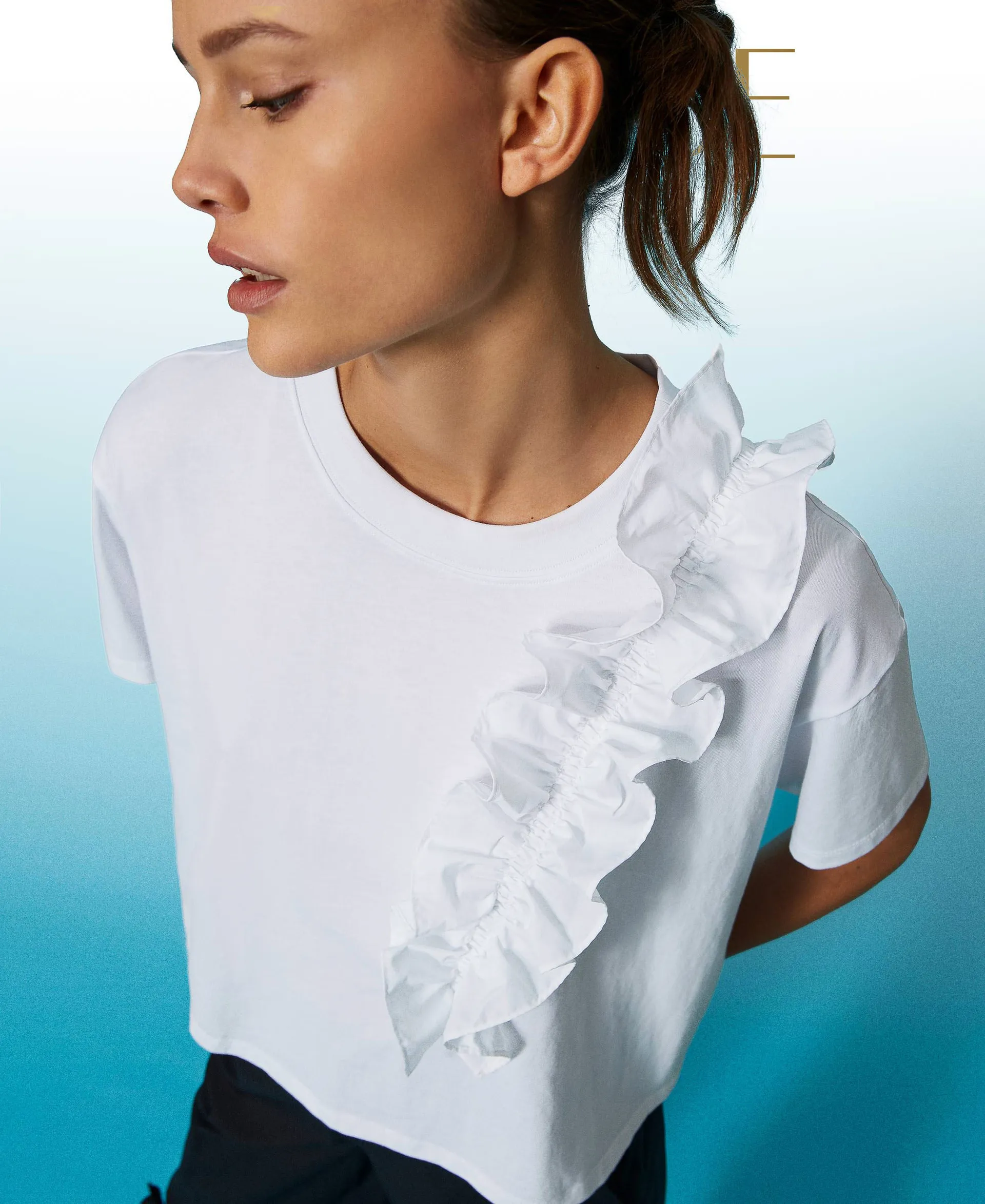 Camiseta estándar con volantes