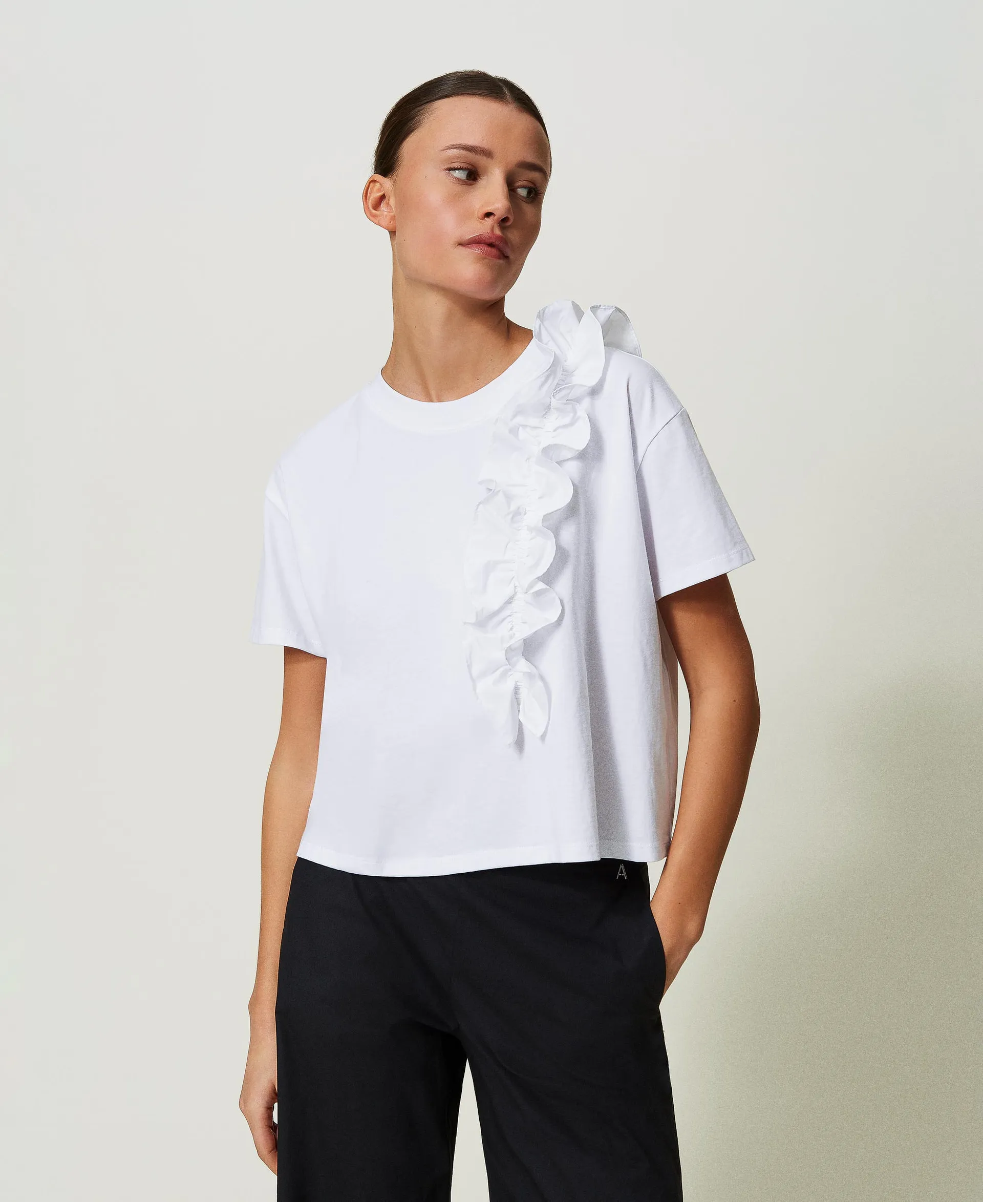 Camiseta estándar con volantes