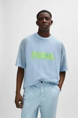 Camiseta oversize fit de malla con logo de la nueva temporada