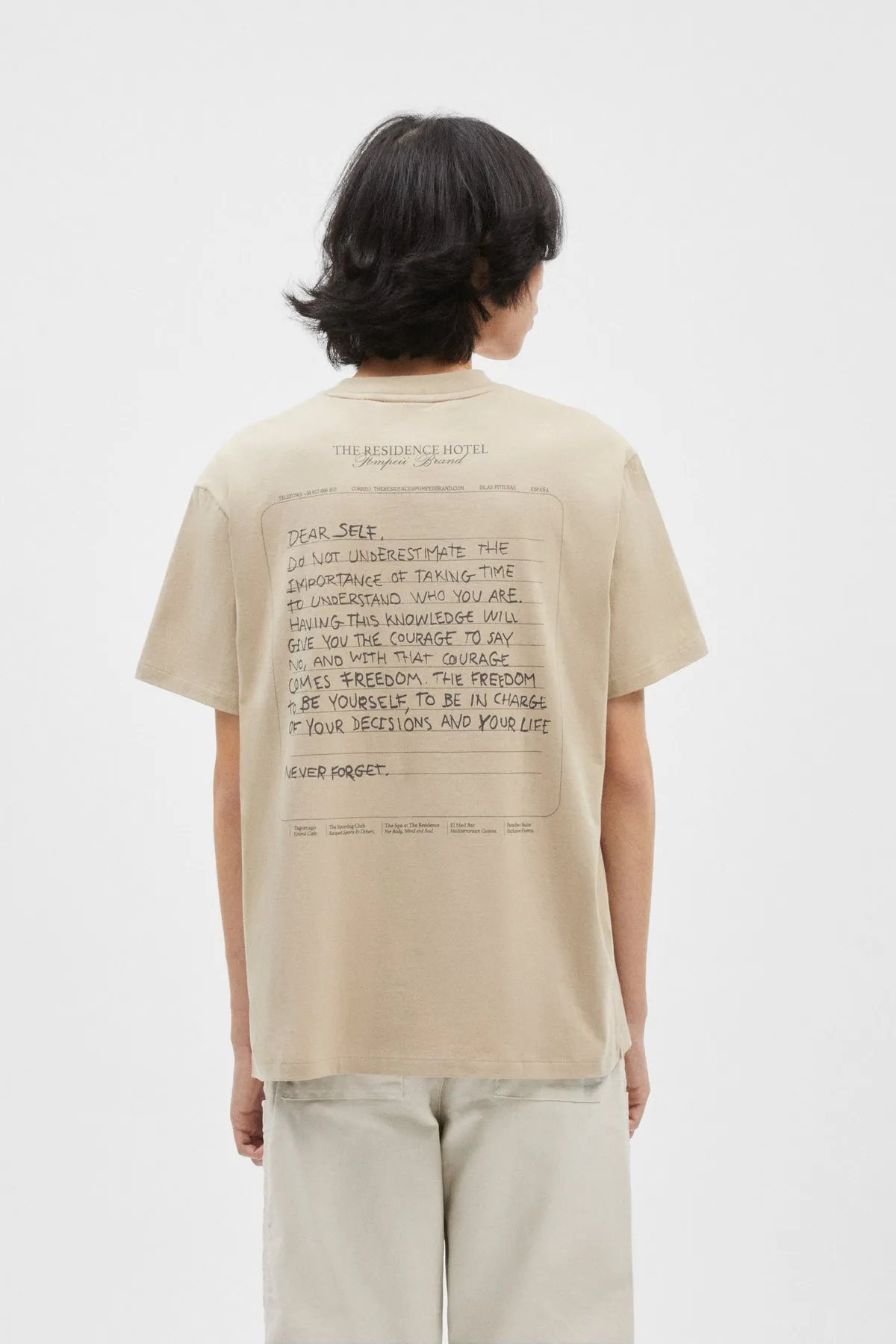 CEDAR HOTEL NOTE GRAPHIC TEE