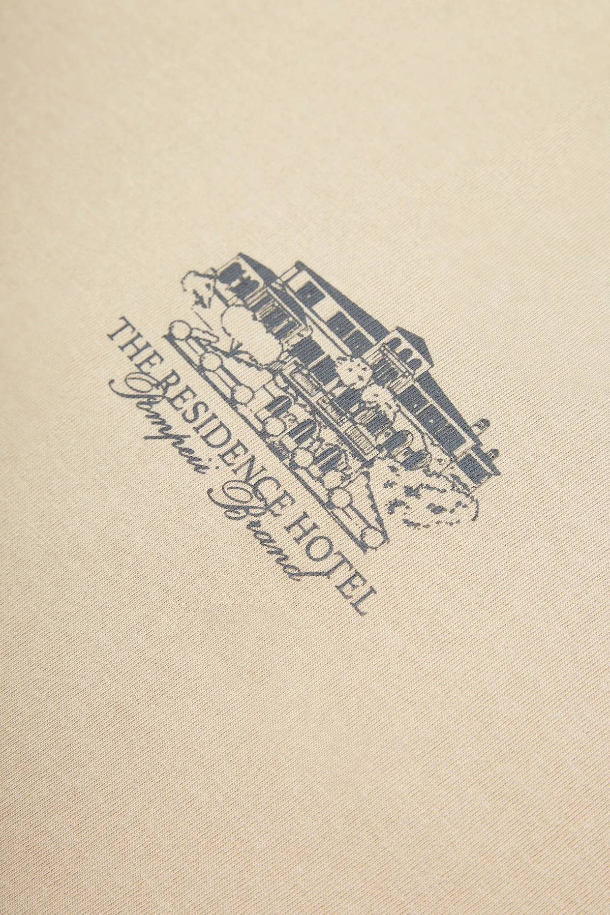 CEDAR HOTEL NOTE GRAPHIC TEE