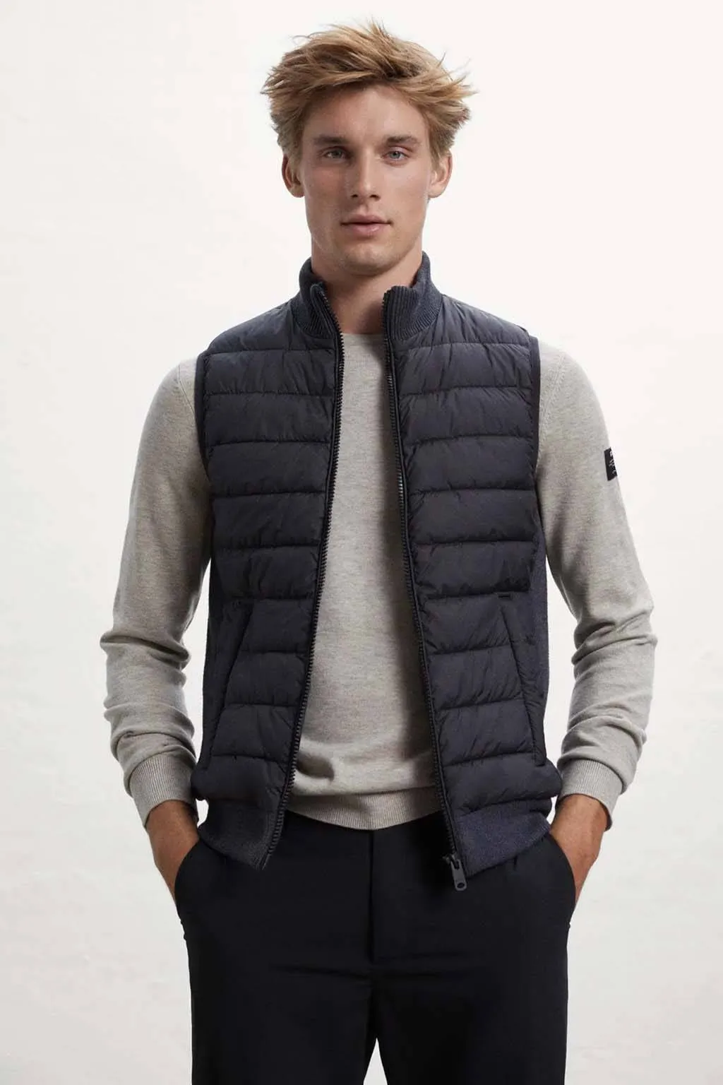 chaleco Ecoalf trim 338 dark grey