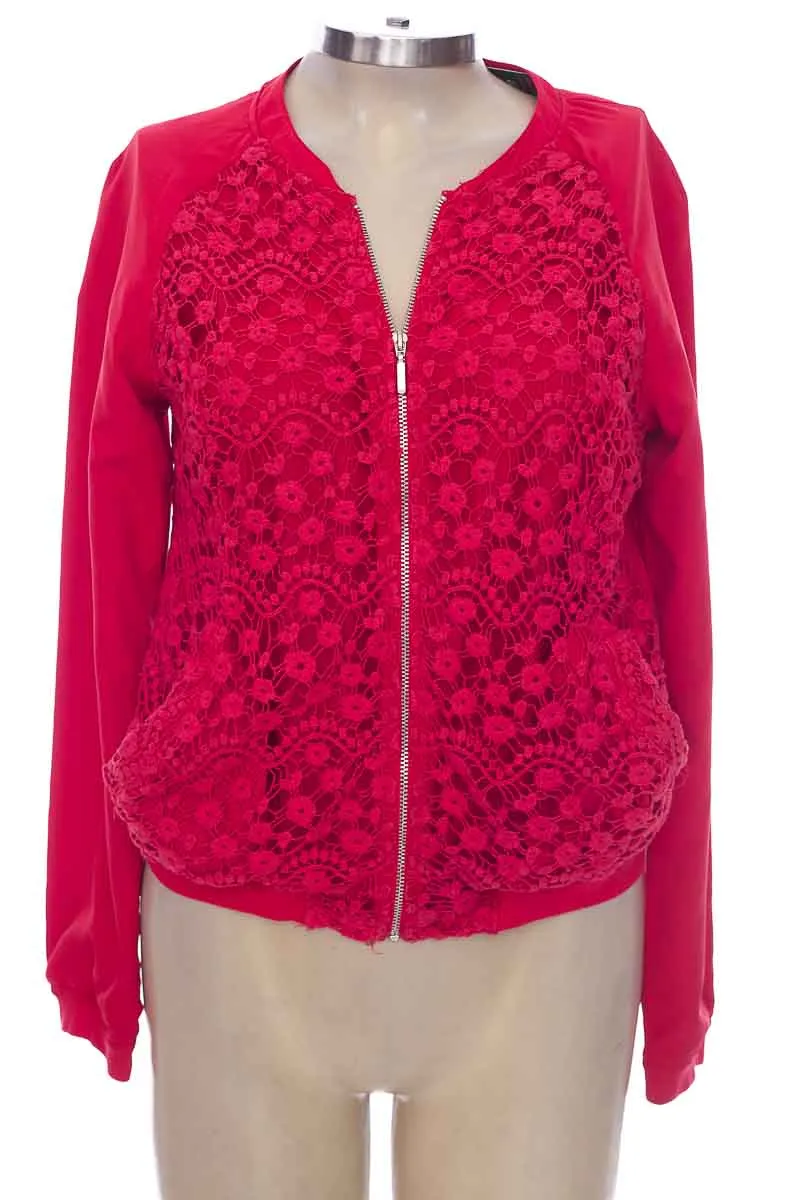 CHAQUETA / ABRIGO COLOR ROJO  BERSHKA