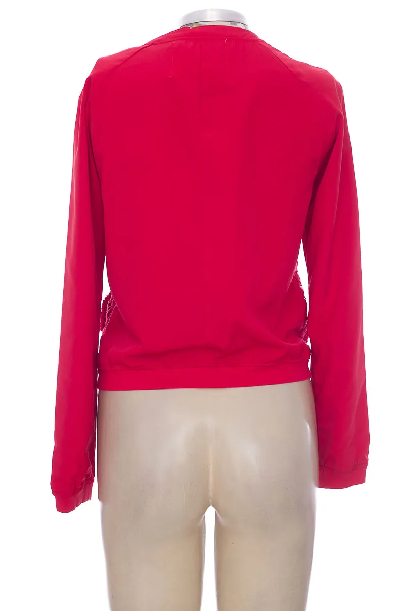 CHAQUETA / ABRIGO COLOR ROJO  BERSHKA
