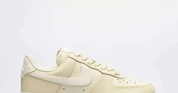 NIKE AIR FORCE 1 SHOES  DJ9945700