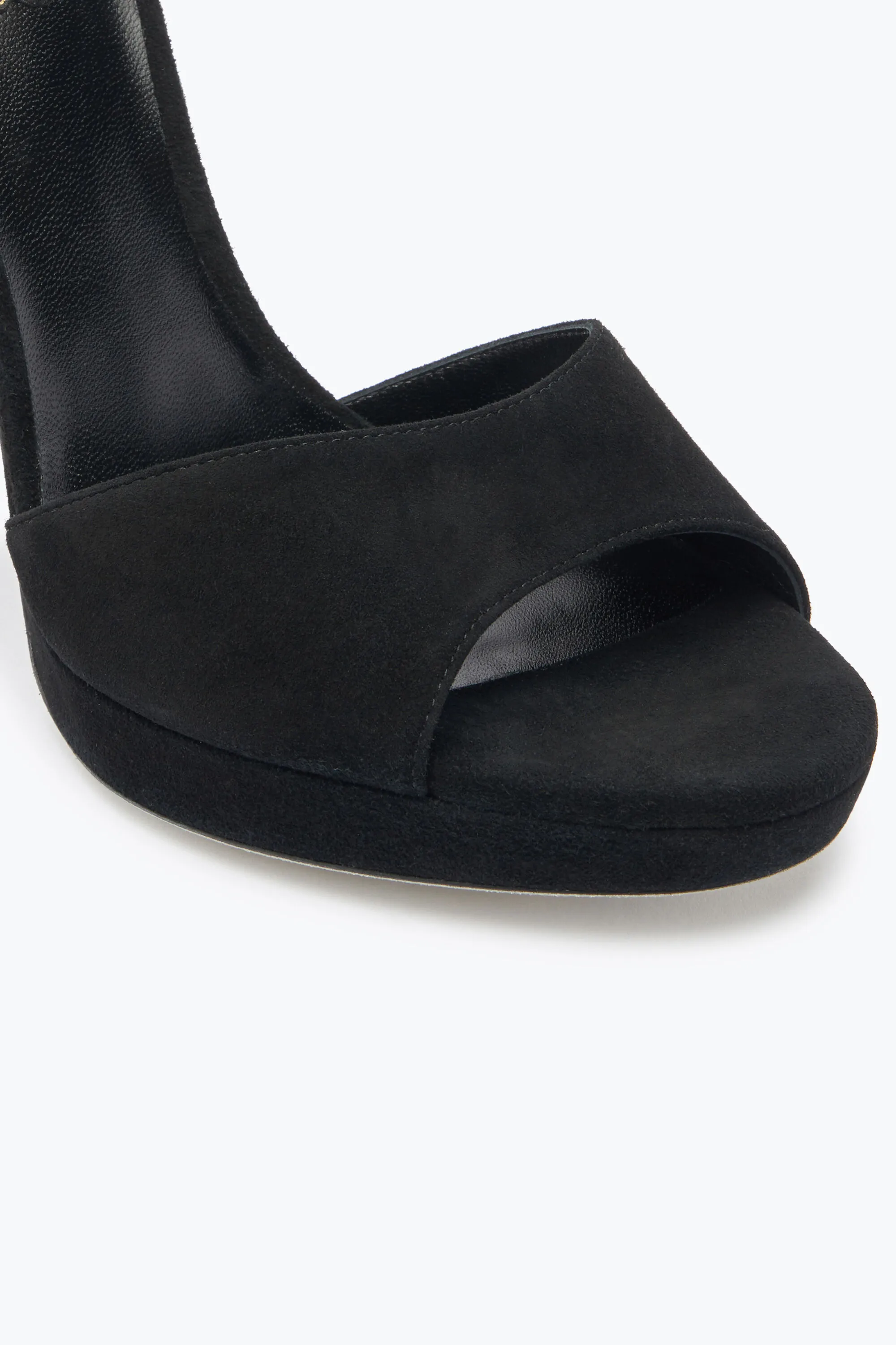 Sandalia con plataforma Margot de ante negro y dorado 120