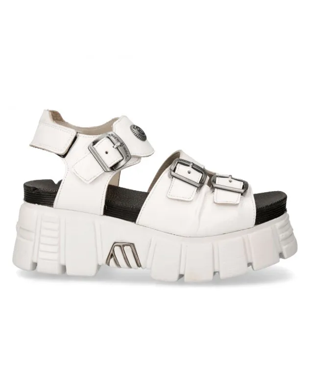 Sandalias plataforma color blanco charol de piel