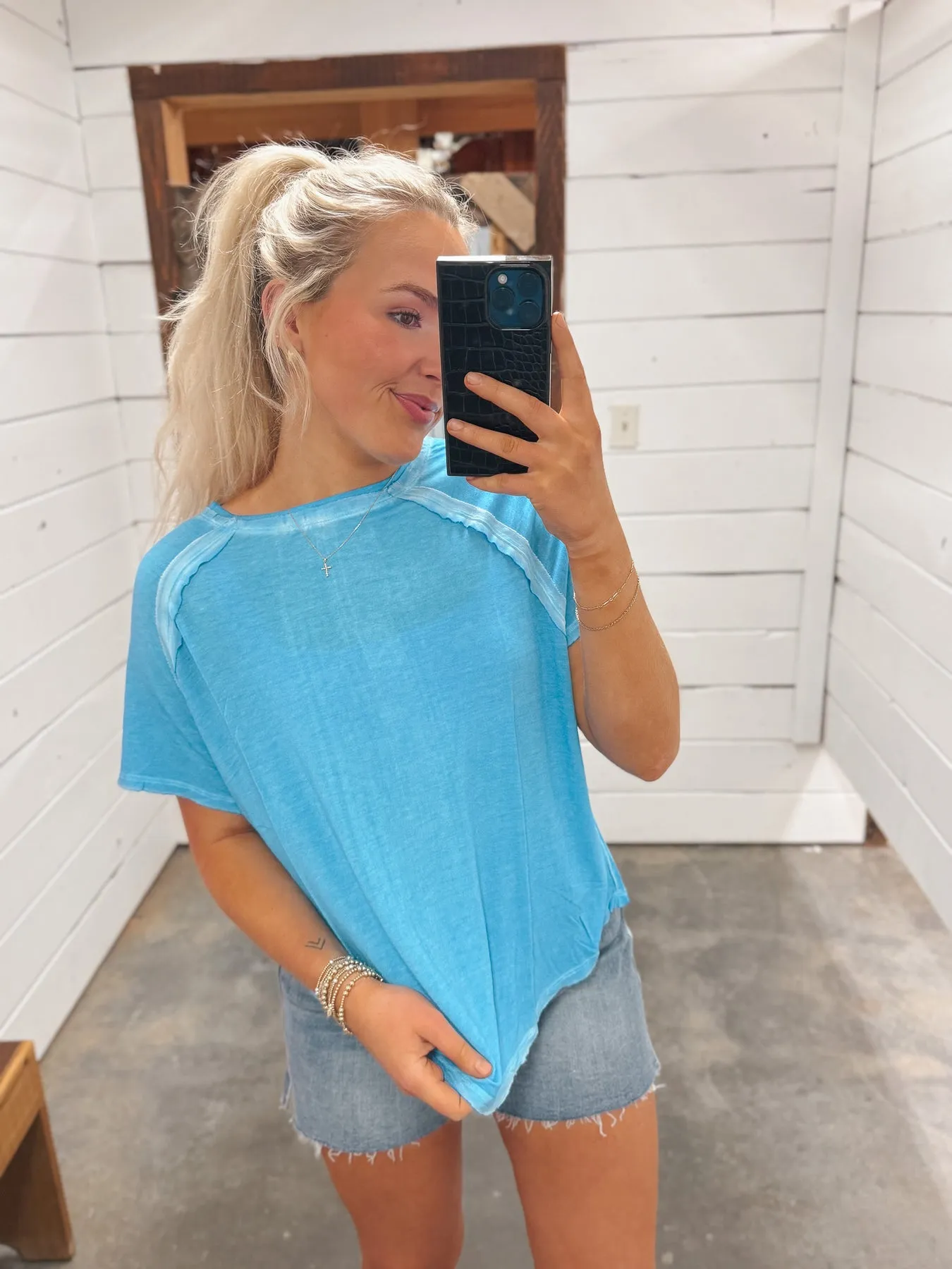 SWEET CHARMER TEE  DEEP SKY