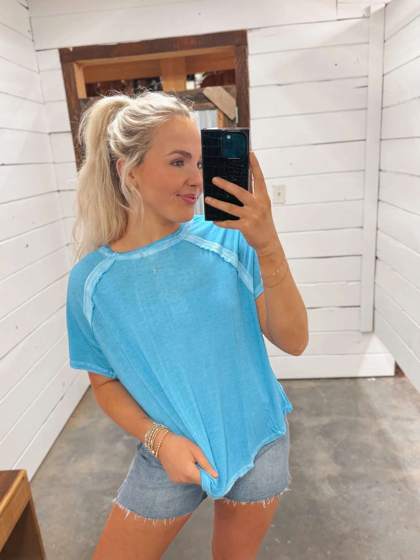 SWEET CHARMER TEE  DEEP SKY