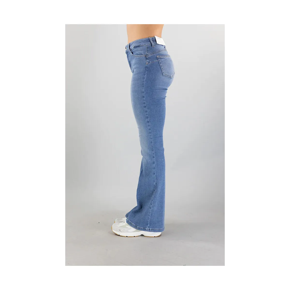 UA4058DS015