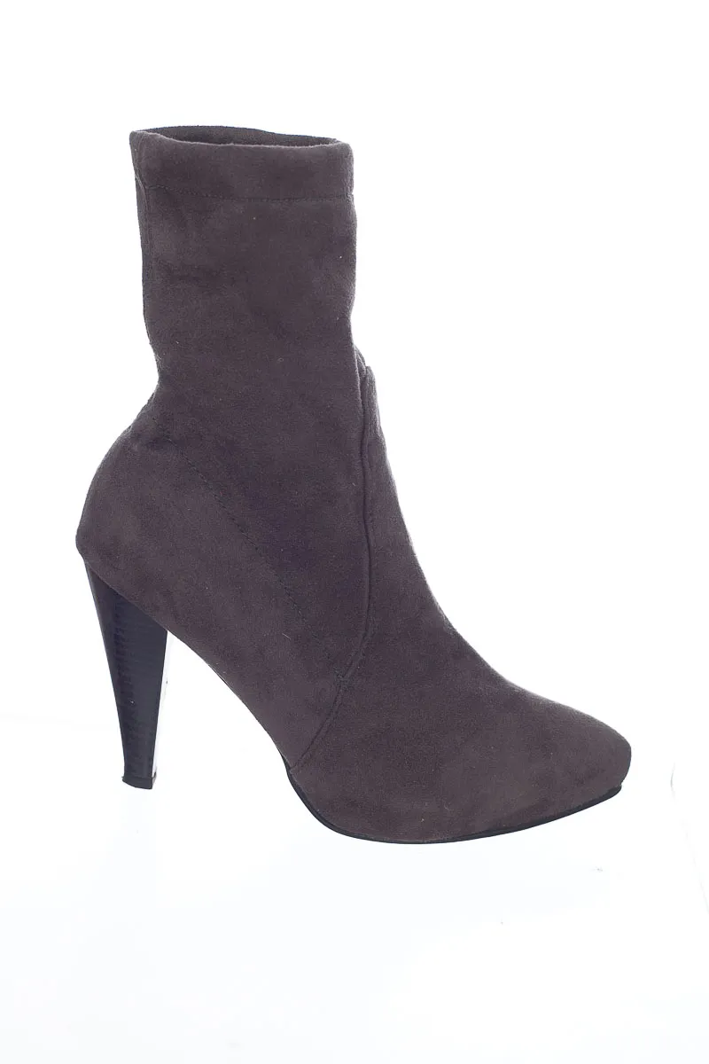 ZAPATOS COLOR GRIS  MARíA CAMILA SHOES